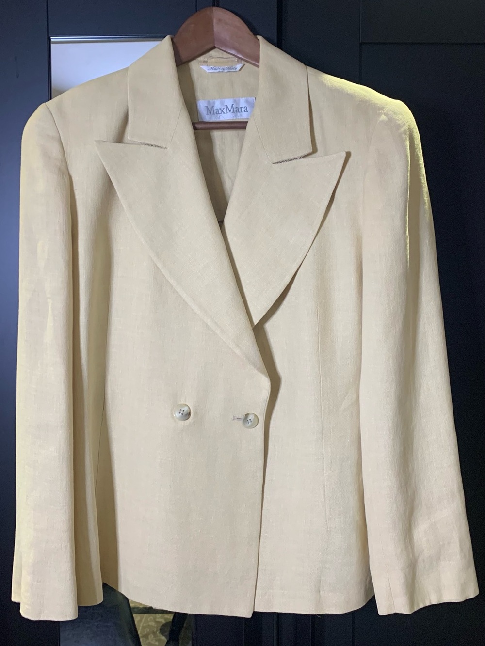 MaxMara Pale Cream Double-Breasted Linen Blazer and Pant Suit